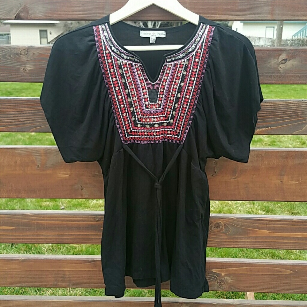Vintage Susie Petite knot top w/embellishments